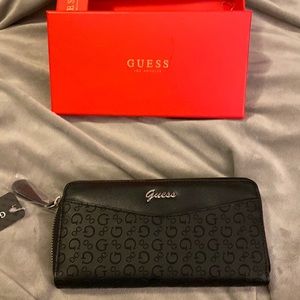 Guess wallet NWT